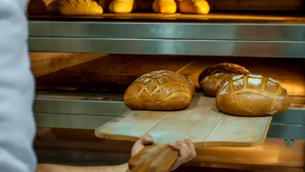 Horneado de pan artesanal sin equipo especial